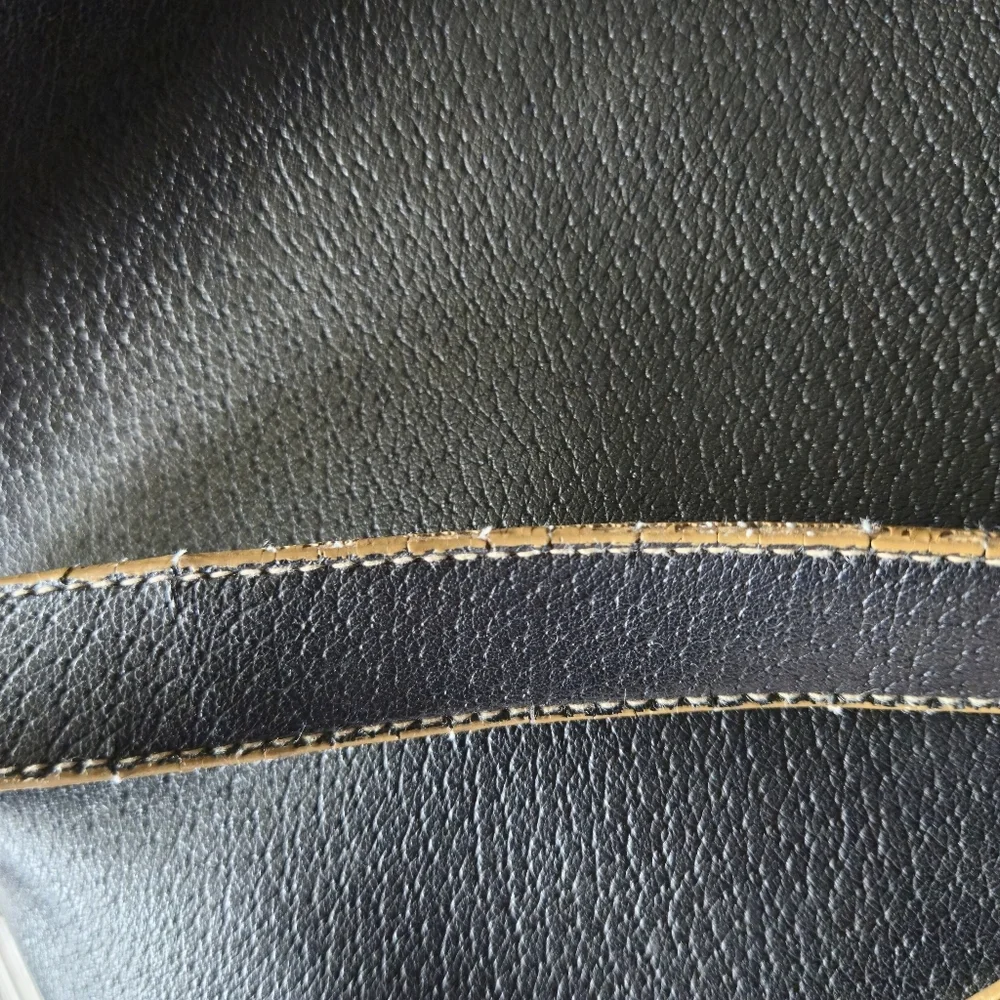 Minicci Black Pebbled Faux Leather Shoulder Bag Tan Piping Ring Detail - Picture 10 of 11